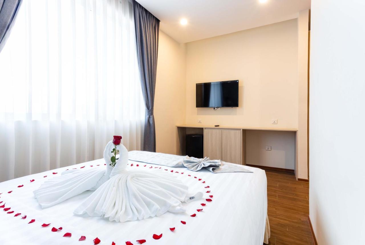 Joli Hotel Phnom-Penh Buitenkant foto