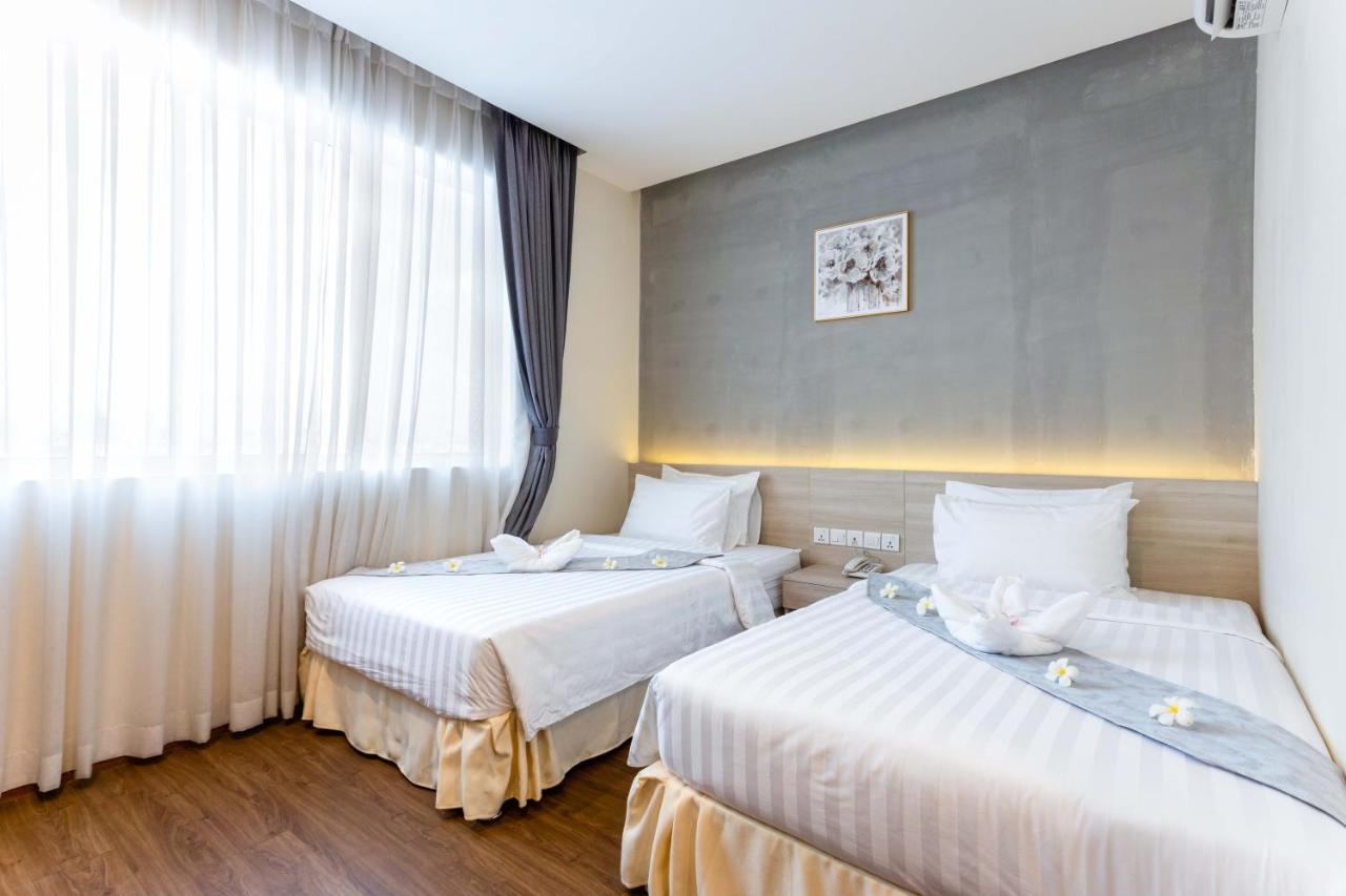 Joli Hotel Phnom-Penh Buitenkant foto