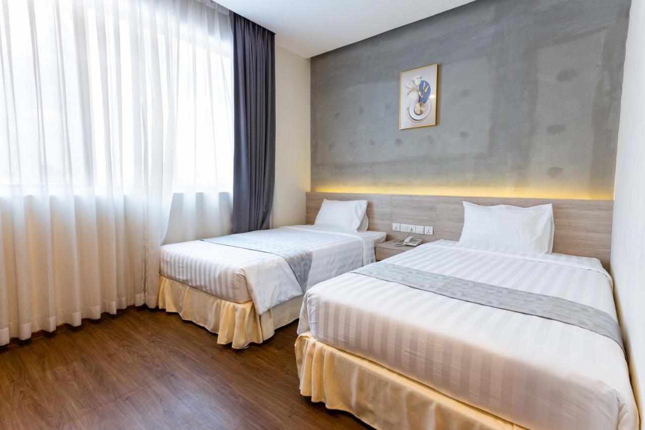 Joli Hotel Phnom-Penh Buitenkant foto
