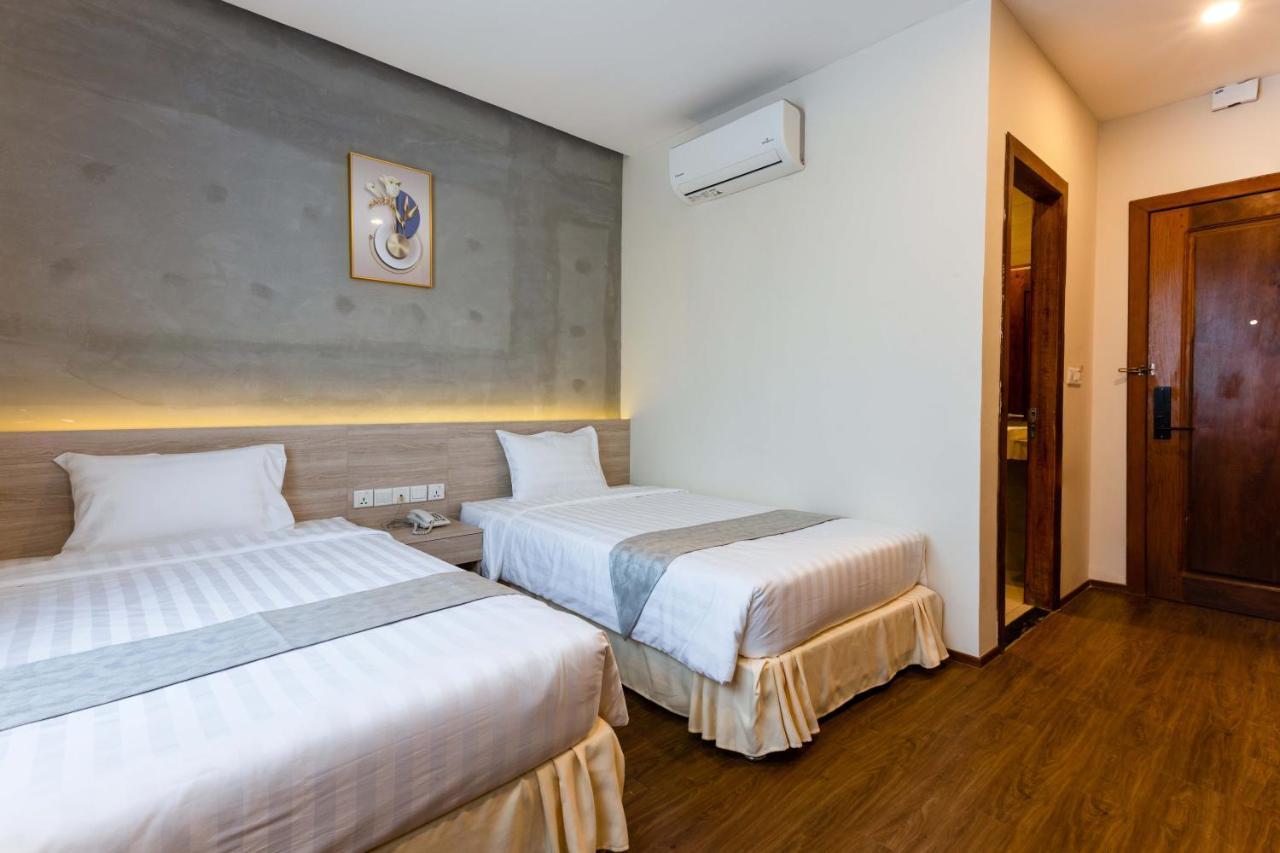 Joli Hotel Phnom-Penh Buitenkant foto