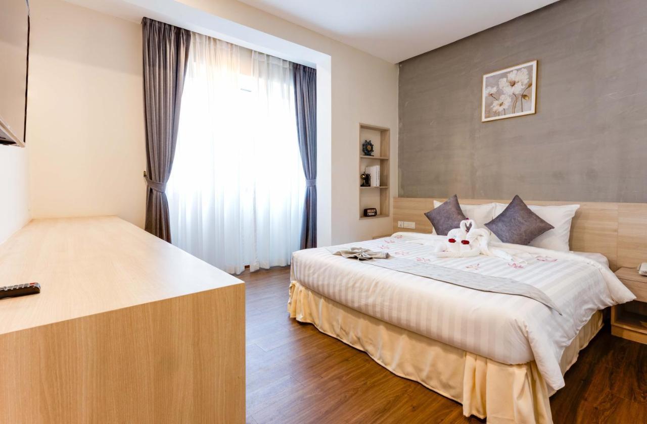 Joli Hotel Phnom-Penh Buitenkant foto
