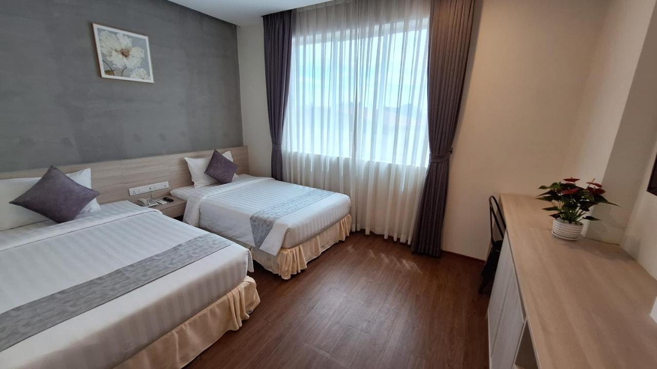 Joli Hotel Phnom-Penh Buitenkant foto