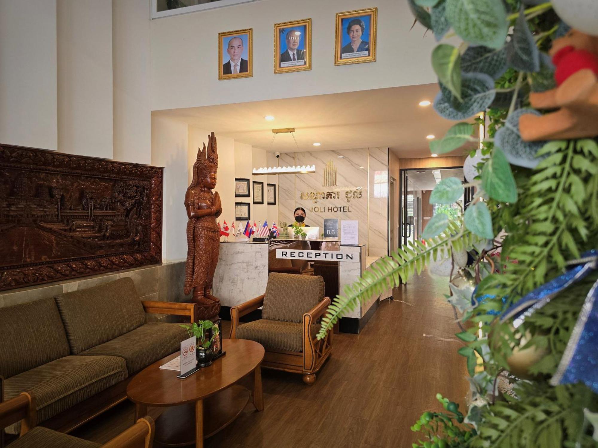 Joli Hotel Phnom-Penh Buitenkant foto