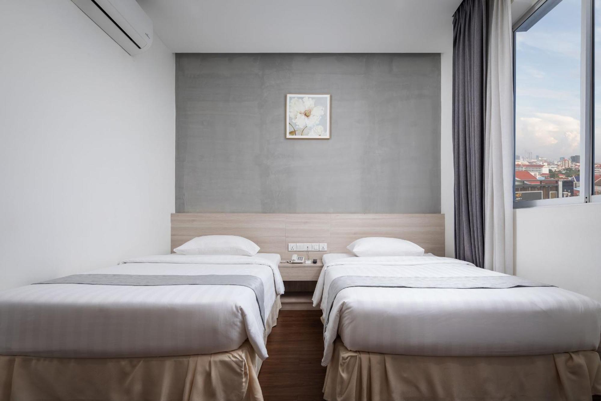 Joli Hotel Phnom-Penh Buitenkant foto